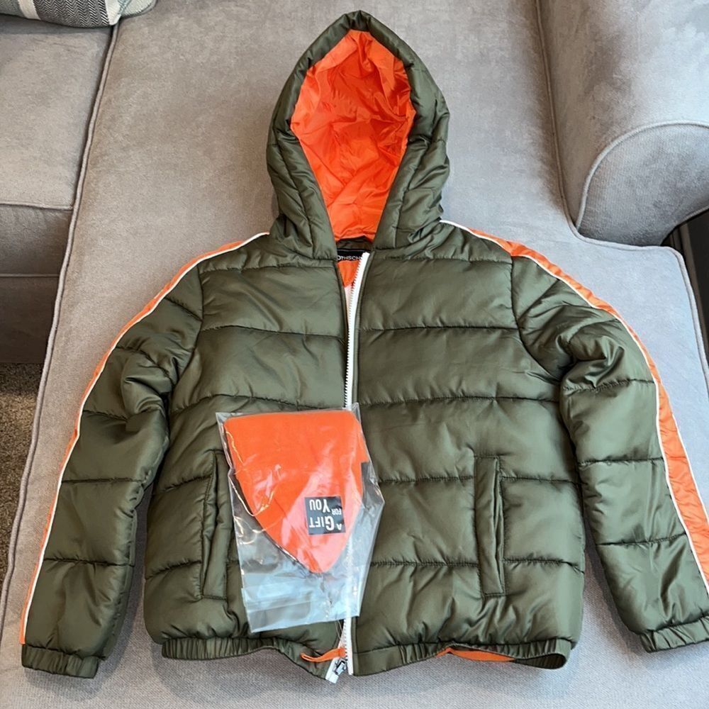 NWOT-Rothschild puffer jacket w/ beanie